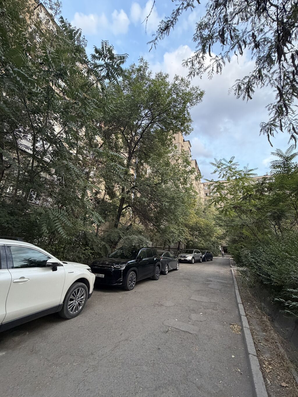 3 комнаты, 68 м², Юг-2 мкр 106 серия, 2 этаж, Старый ремонт