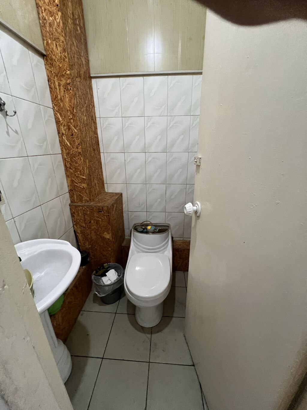 3 комнаты, 75 м², Индивидуалка, 6 этаж, Старый ремонт: фото 4