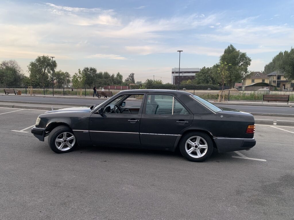 Mercedes-Benz E-Class: 1991 г., 2.3 л, Механика, Бензин, Седан: фото 5