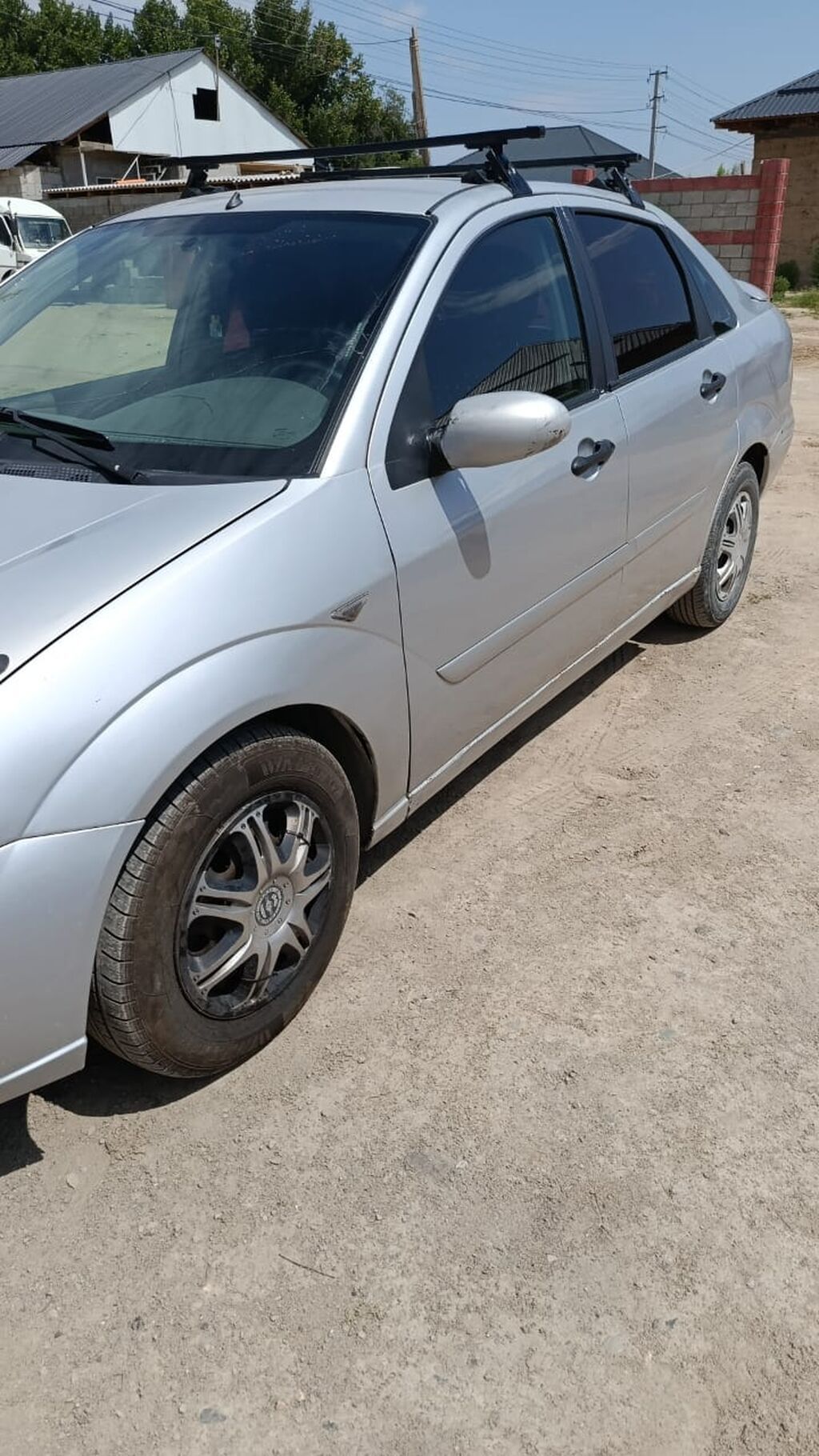 Ford Focus: 2001 г., 2 л, Автомат, Бензин, Седан: фото 2