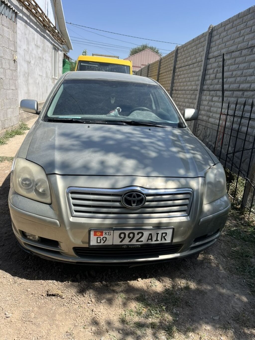Toyota Avensis: 2005 г., 2 л, Автомат, Бензин, Седан: фото 2