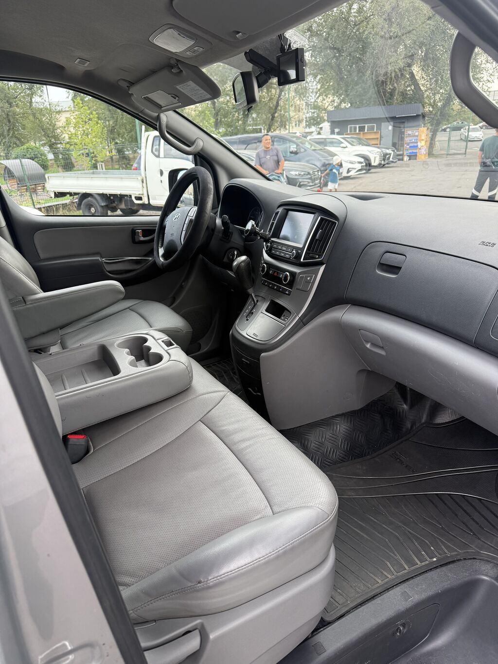 Hyundai Starex: 2020 г., 2.5 л, Автомат, Дизель, Фургон: фото 6