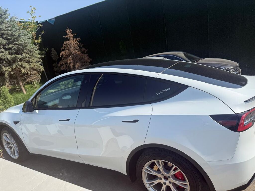Tesla Model Y: 2023 г., Автомат, Электромобиль, Кроссовер: фото 3