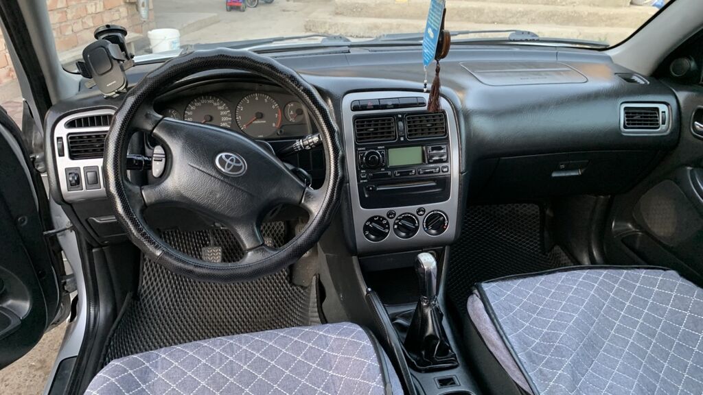 Toyota Avensis: 2002 г., 1.8 л, Механика, Бензин, Универсал: фото 5