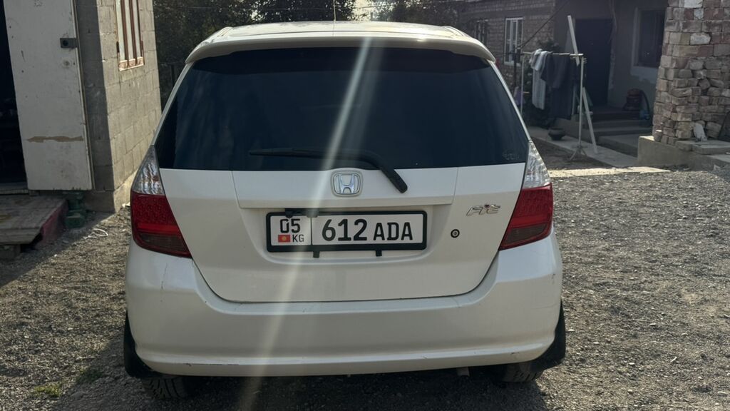 Honda Fit: 2002 г., 1.3 л, Вариатор, Бензин, Хэтчбэк: фото 1