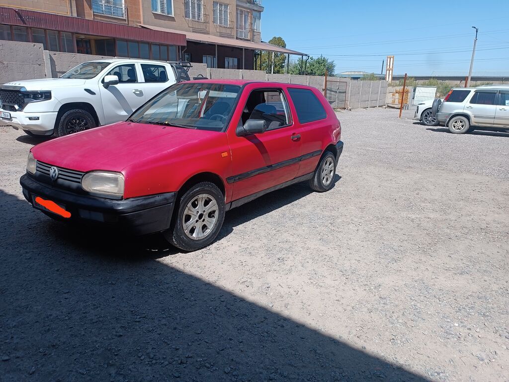 Volkswagen Golf: 1992 г., 1.8 л, Механика, Бензин, Хэтчбэк: фото 2