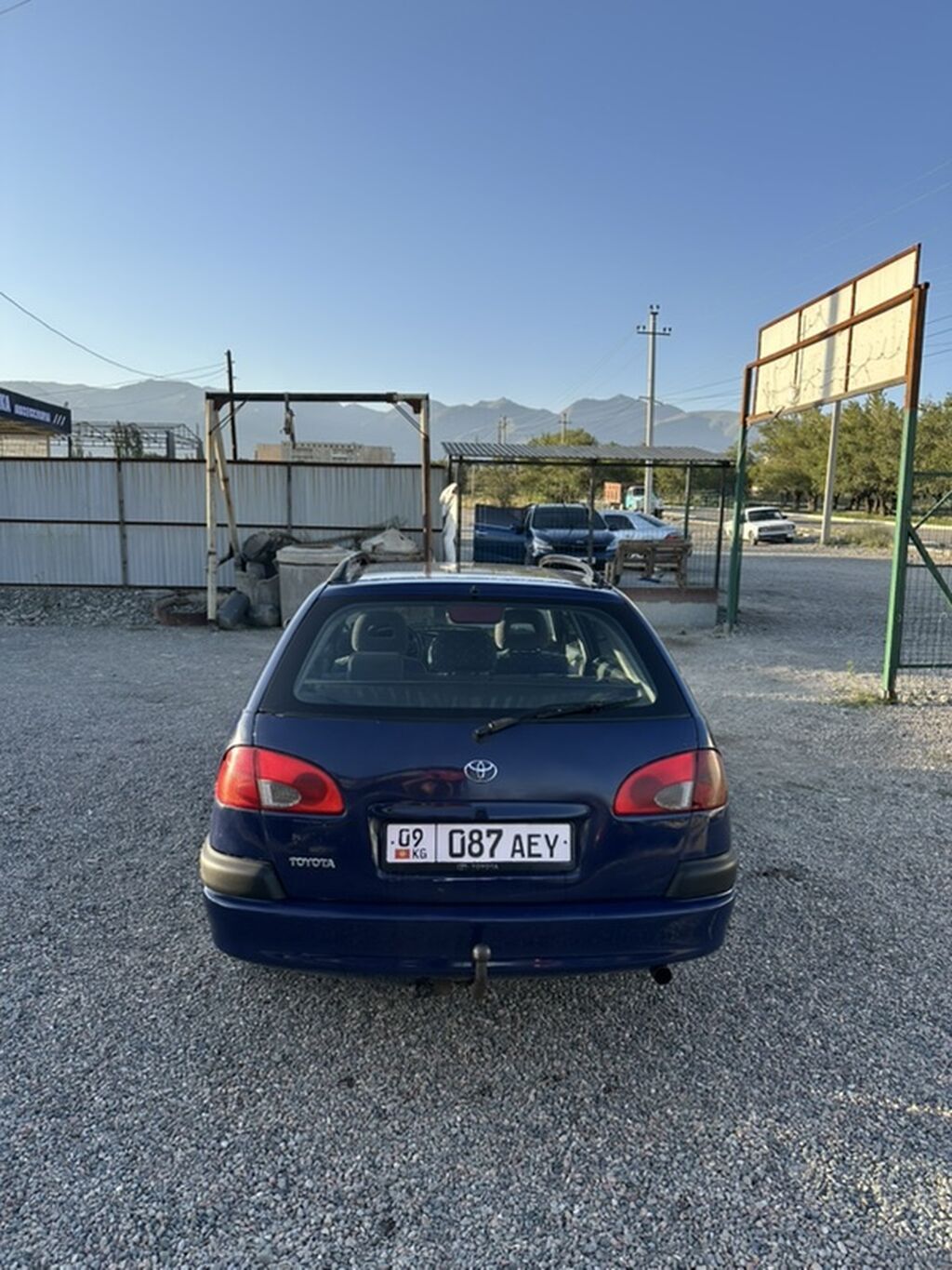 Toyota Avensis: 1998 г., 1.8 л, Механика, Бензин, Универсал: фото 3