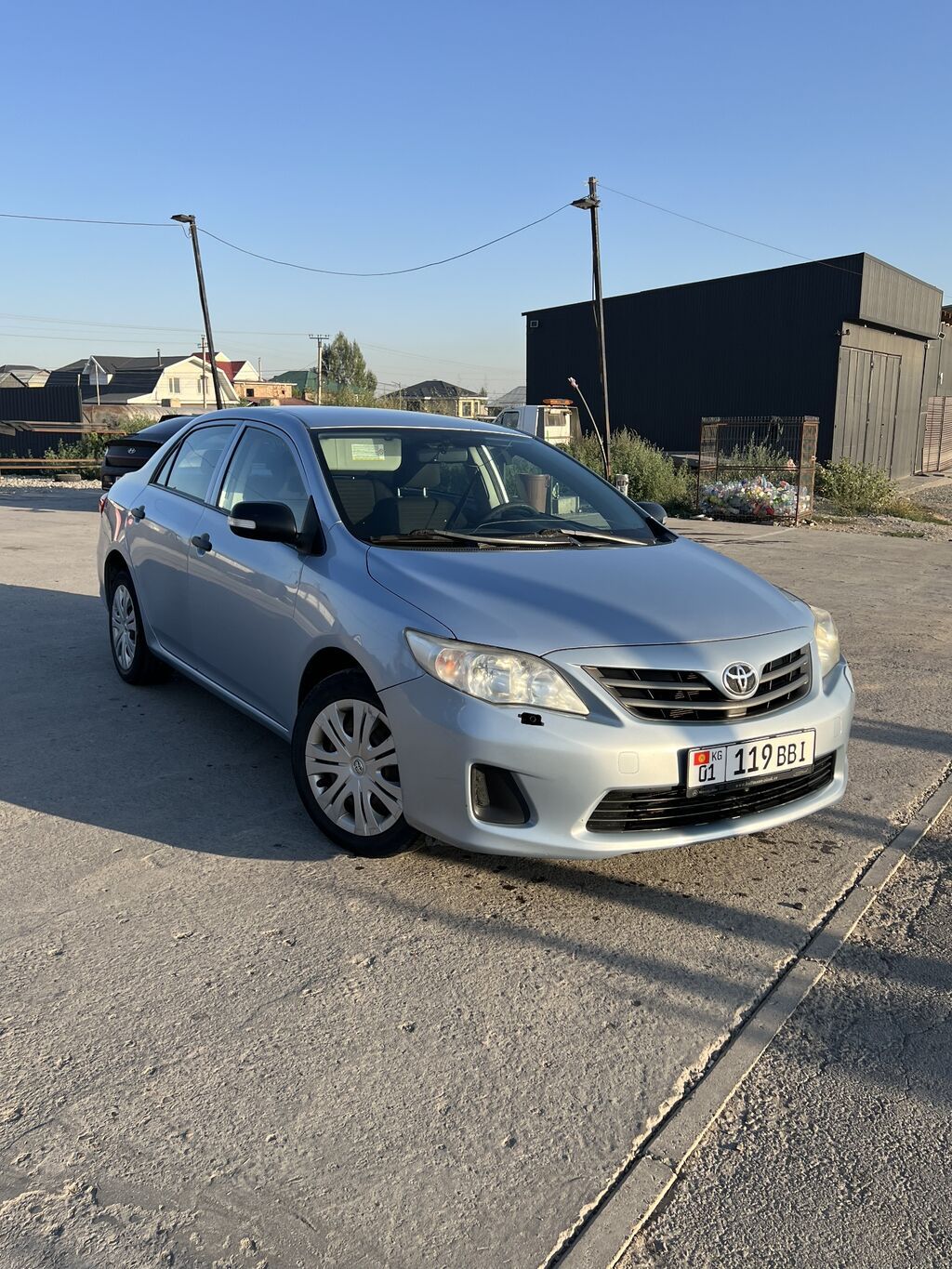Toyota Corolla: 2011 г., 1.3 л, Механика, Бензин, Седан: фото 2