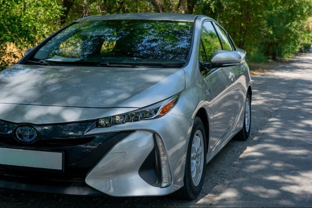 Toyota Prius V: 2020 г., 1.8 л, Автомат, Гибрид, Лифтбек: фото 2