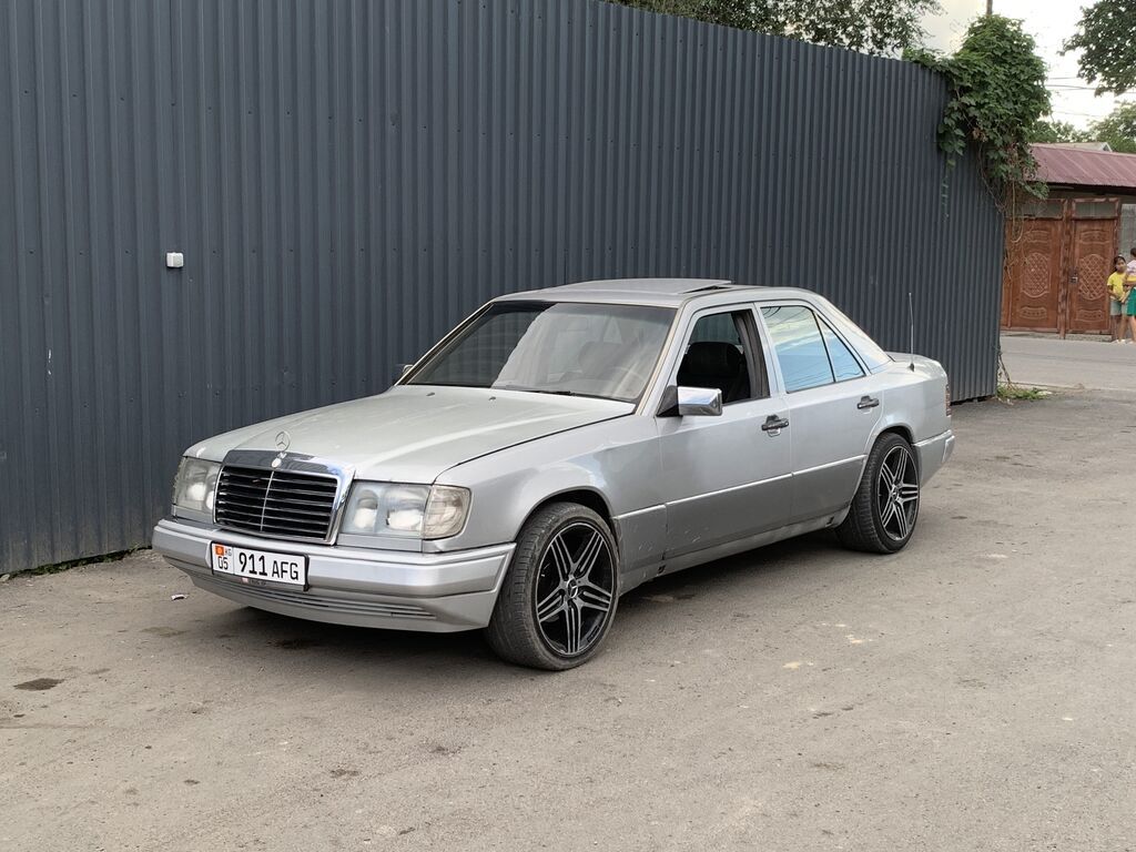 Mercedes-Benz E-Class: 1988 г., 2.3 л, Автомат, Бензин, Седан — фото 2