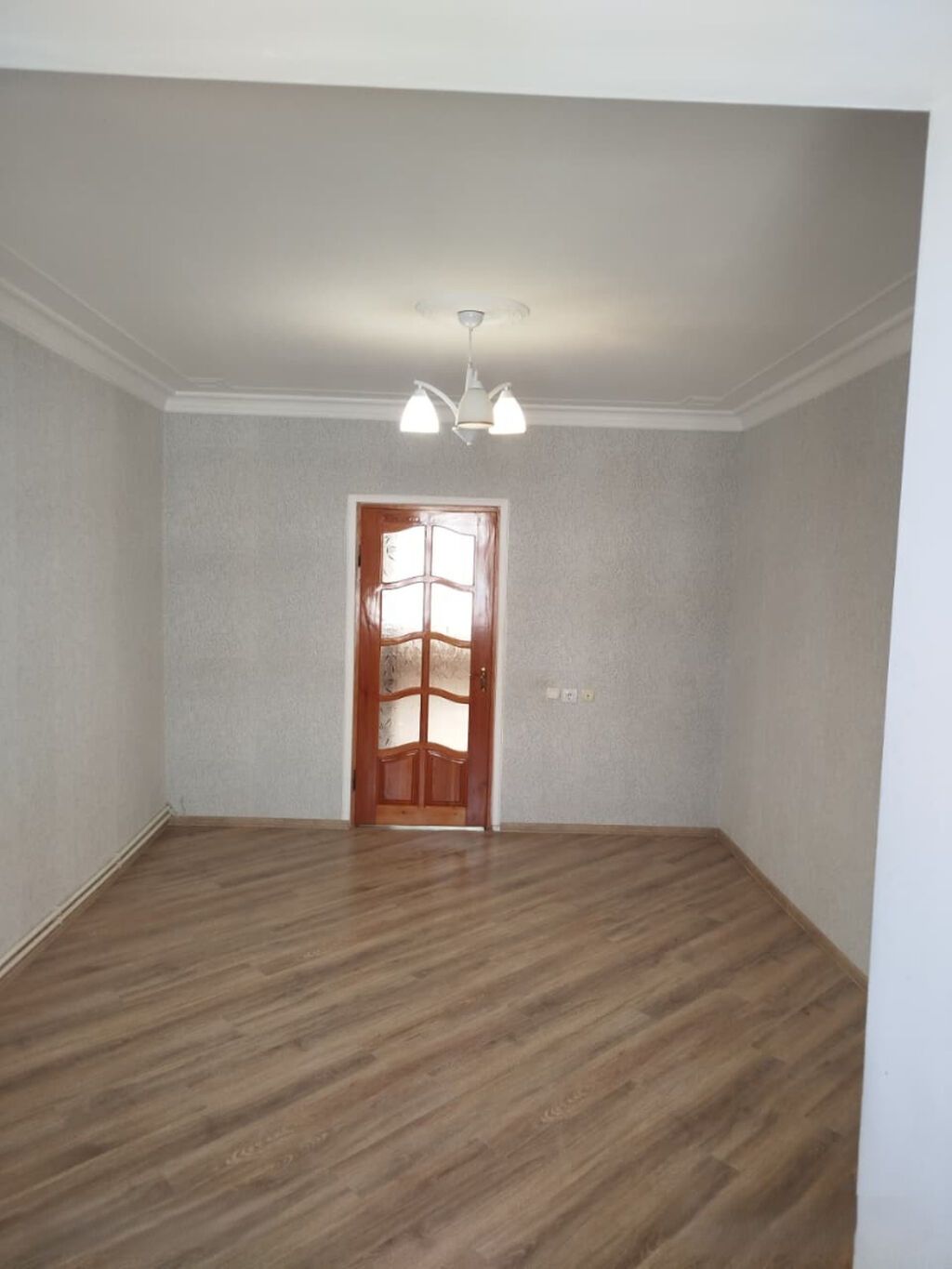 Bakı, 8-ci kilometr, 3 otaqlı, Köhnə tikili, m. Xalqlar Dostluğu, 90 kv. m