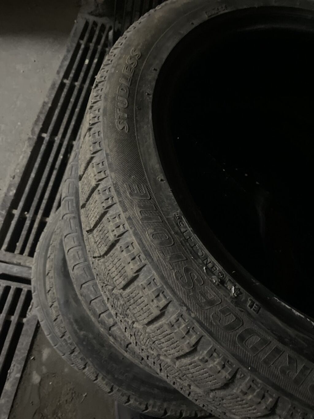 Bridgestone blizzak 215/50/r17 2 баллона сост на фото