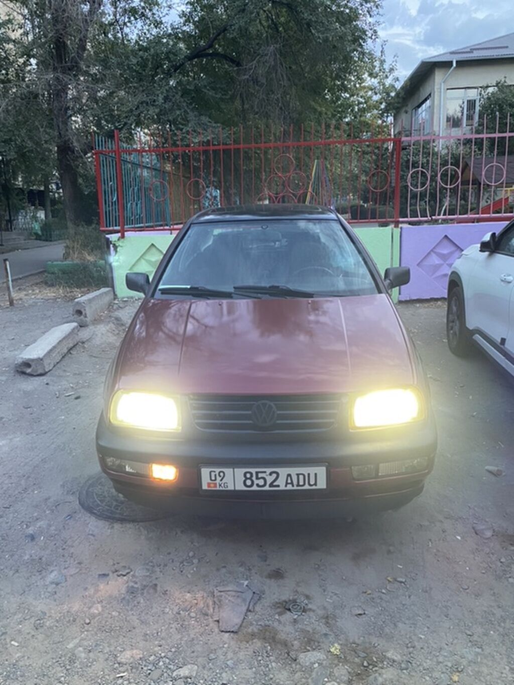 Volkswagen Vento: 1993 г., 1.8 л, Механика, Бензин, Седан: фото 5