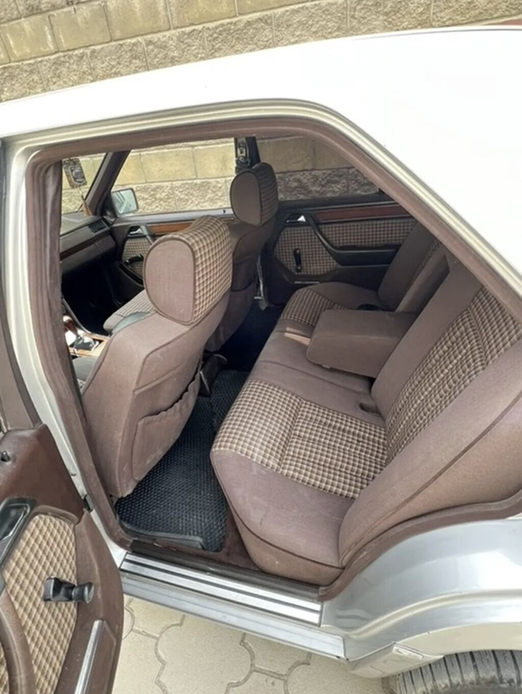Mercedes-Benz E-Class: 1991 г., 2.3 л, Механика, Бензин, Седан: фото 7