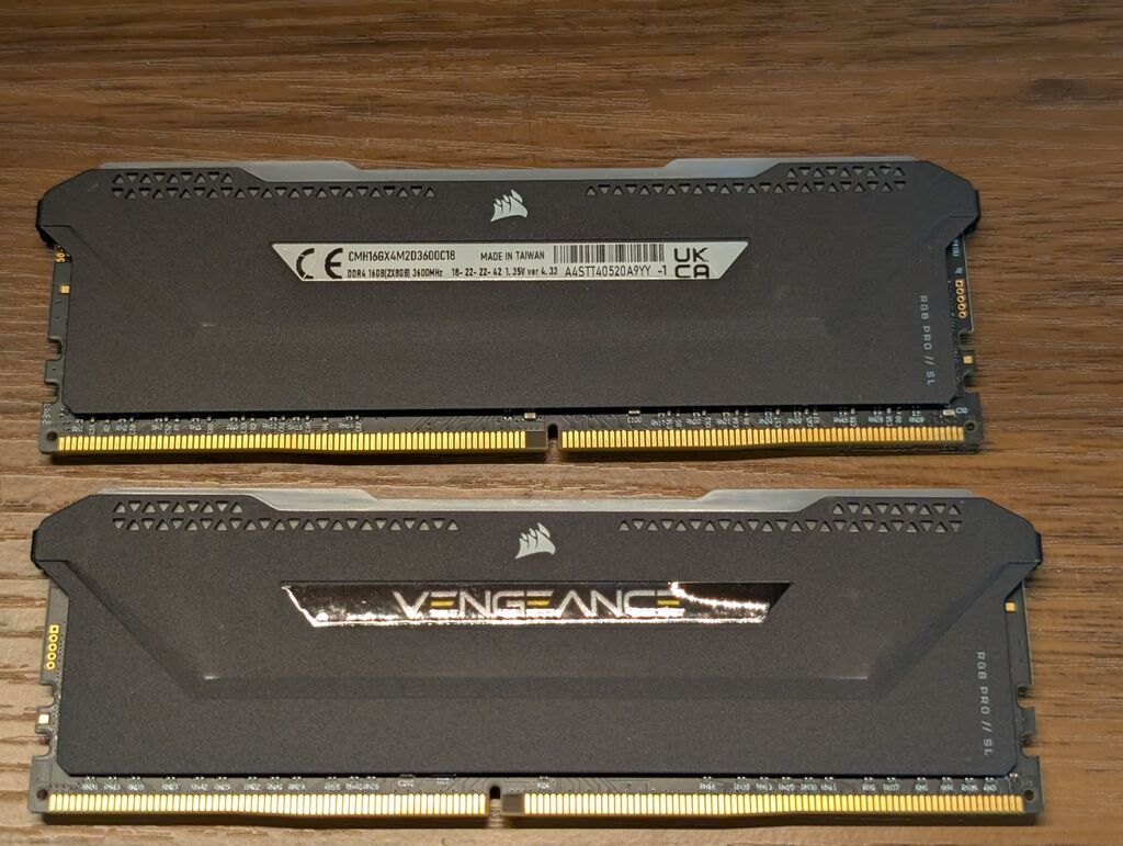 Оперативная память (RAM) для ПК, Б/у, Corsair, 32 ГБ, DDR4, 3600 МГц: фото 2