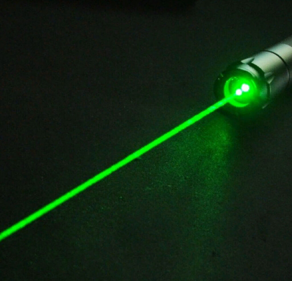 Указка звук. Лазерная указка зеленая 100 МВТ. Указка лазер зеленый Луч Green Laser Pointer 303. Зелёная лазерная указка 303 5000mw (Green Laser Pointer). Указка 100 МВТ.