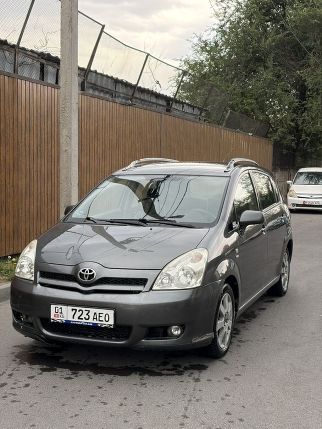 Toyota Corolla Verso: 2004 г., 1.8 л, Механика, Бензин, Минивэн — фото 8