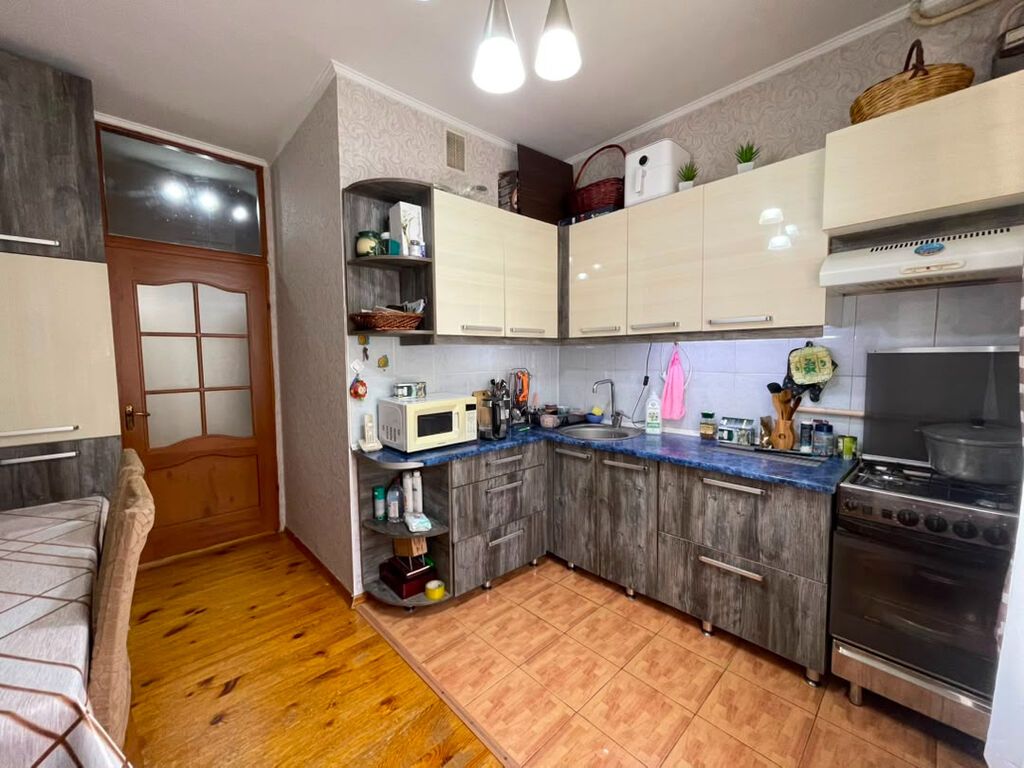 3 комнаты, 74 м², 12 мкр 105 серия, 1 этаж, Косметический ремонт: фото 3