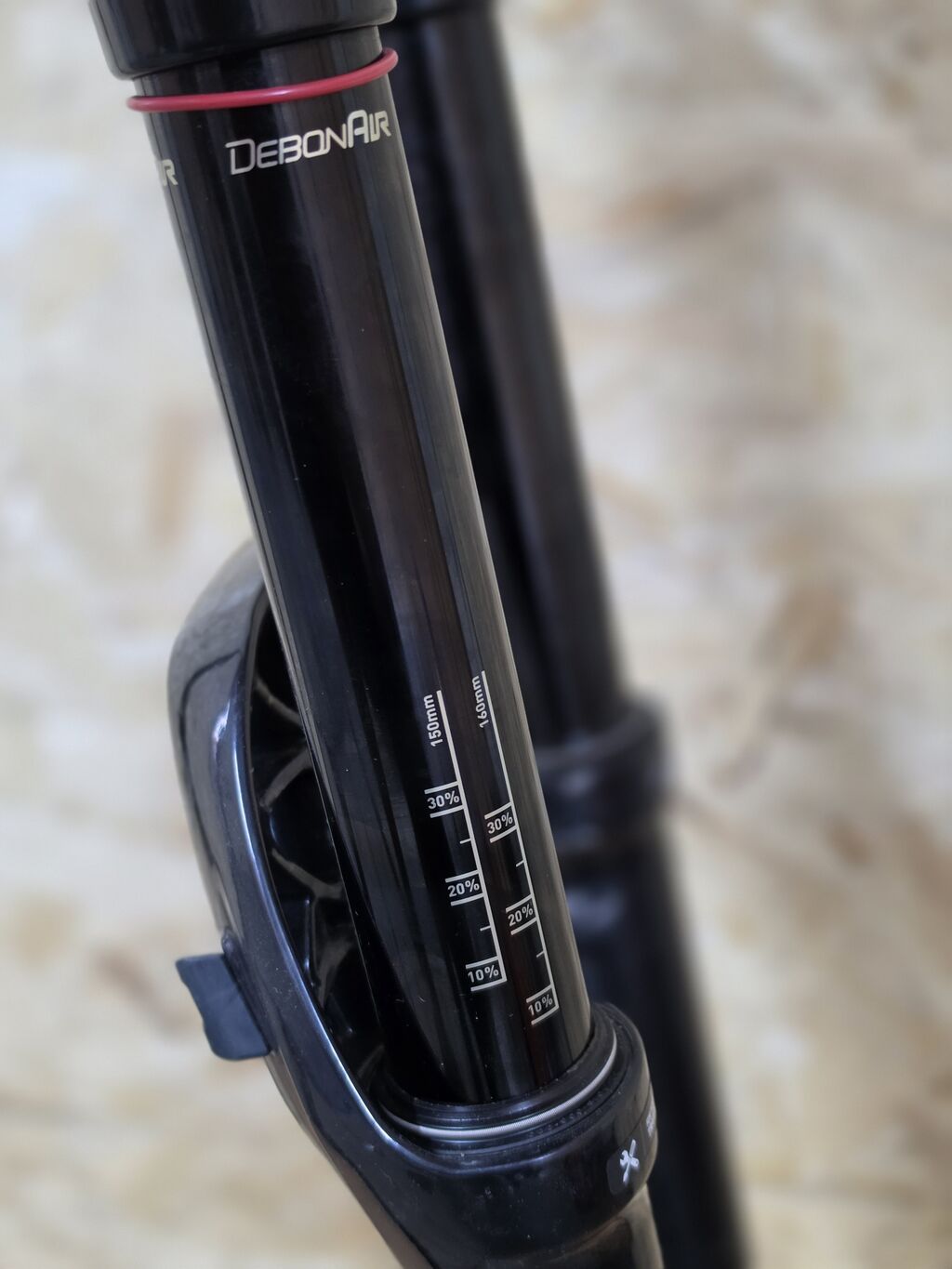 Вилка RockShox Lyrik Ultimate (DebonAir, Charger) - Диаметр колес: фото 5