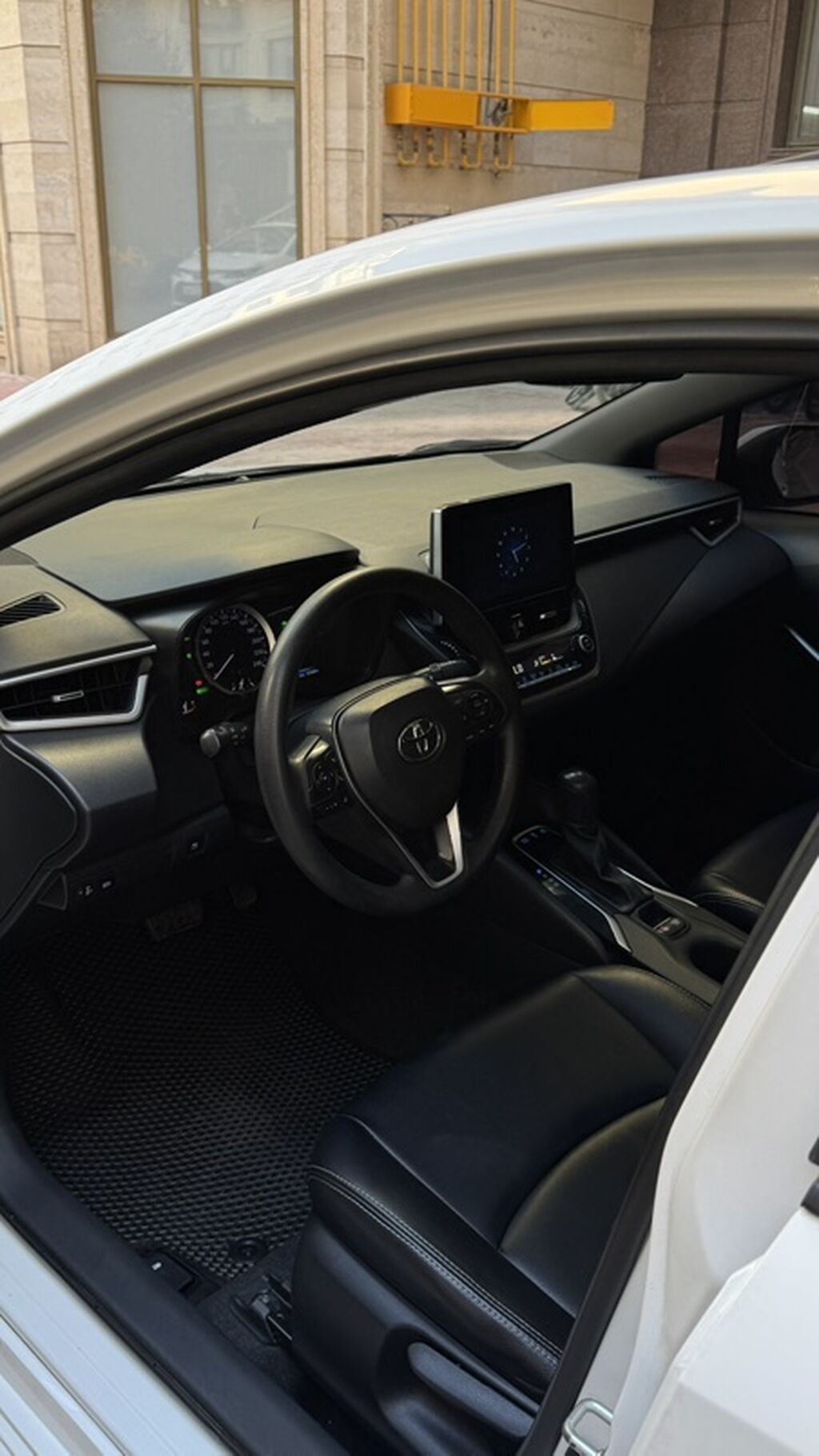 Toyota Corolla: 2022 г., 1.8 л, Вариатор, Гибрид, Седан: фото 7