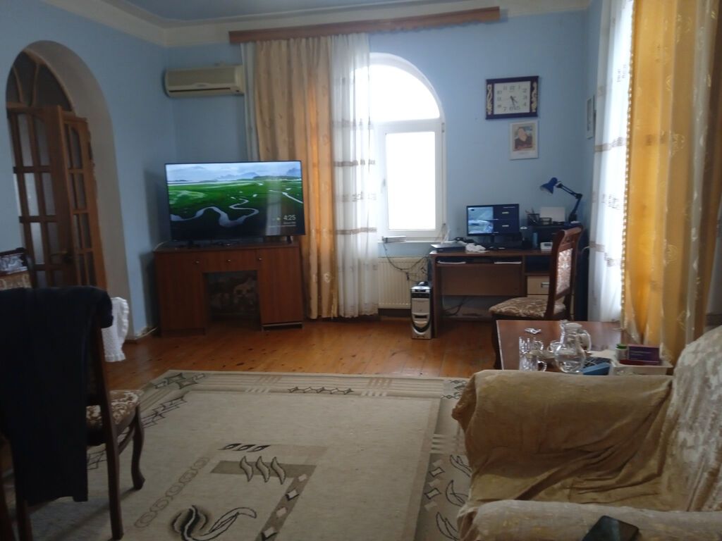 Ramana qəs. 9 otaq, 360 kv. m, Təmirsiz