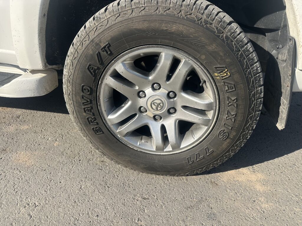 Toyota Sequoia: 2005 г., 4.7 л, Автомат, Газ, Внедорожник: фото 8