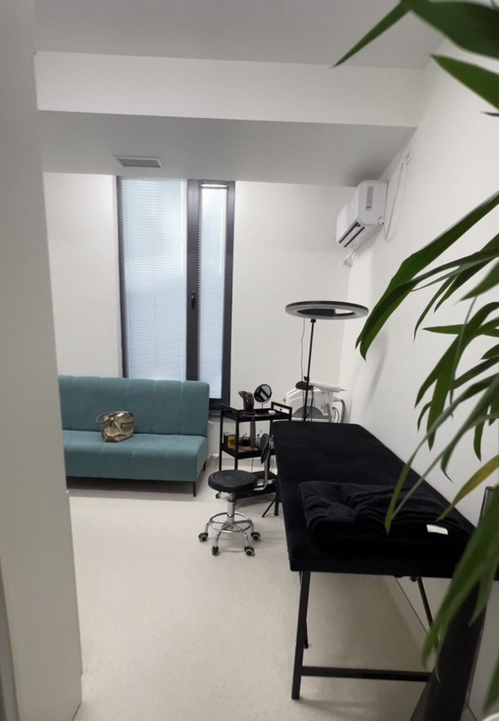 Аренда кабинетов в салонах красоты, 30 м², Для бровиста, Для лешмейкера, Для шугаринга, эпиляции: фото 1