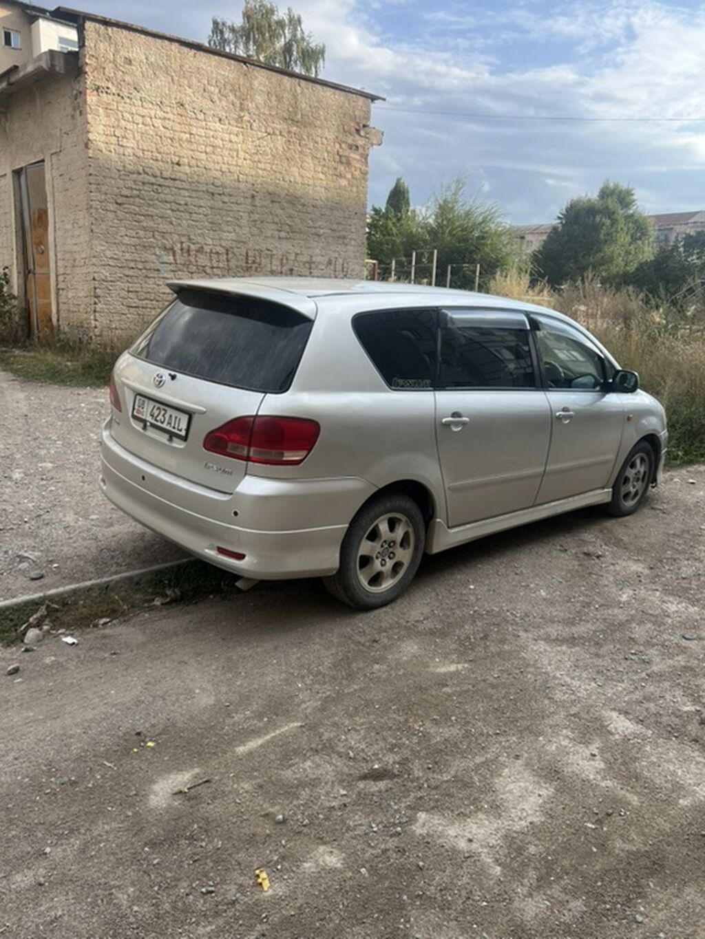 Toyota Ipsum: 2001 г., Автомат, Бензин, Минивэн: фото 2