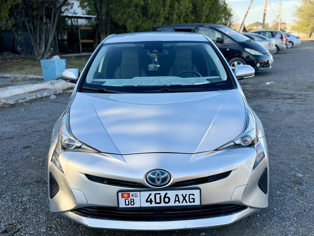 Toyota Prius 2017 г., гибрид, 1.8 л, вариатор: фото 4