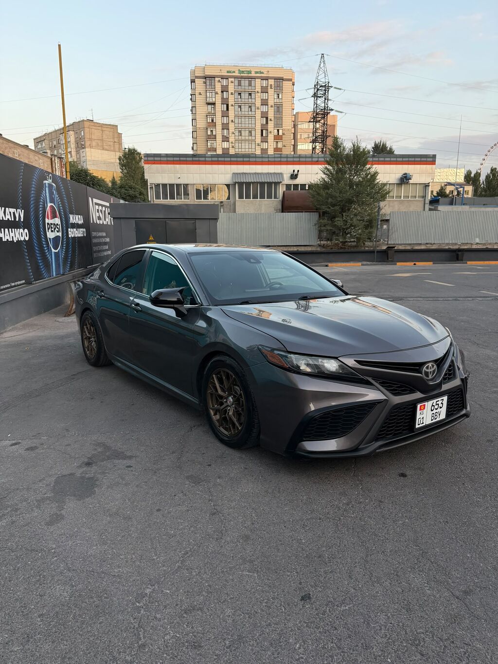 Toyota Camry: 2021 г., 2.5 л, Автомат, Бензин, Седан: фото 1