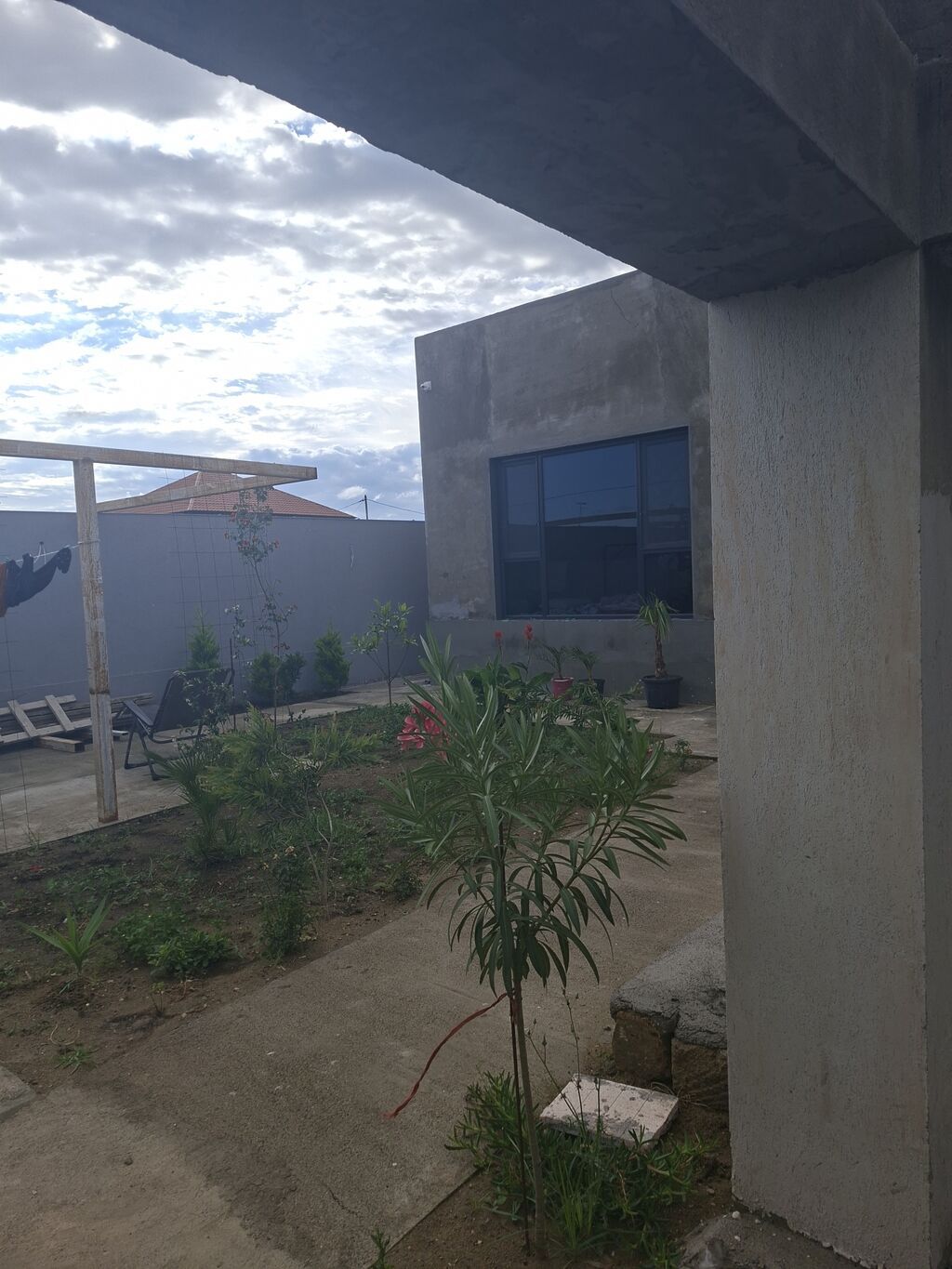 3 otaqlı, 100 kv. m, Yeni təmirli