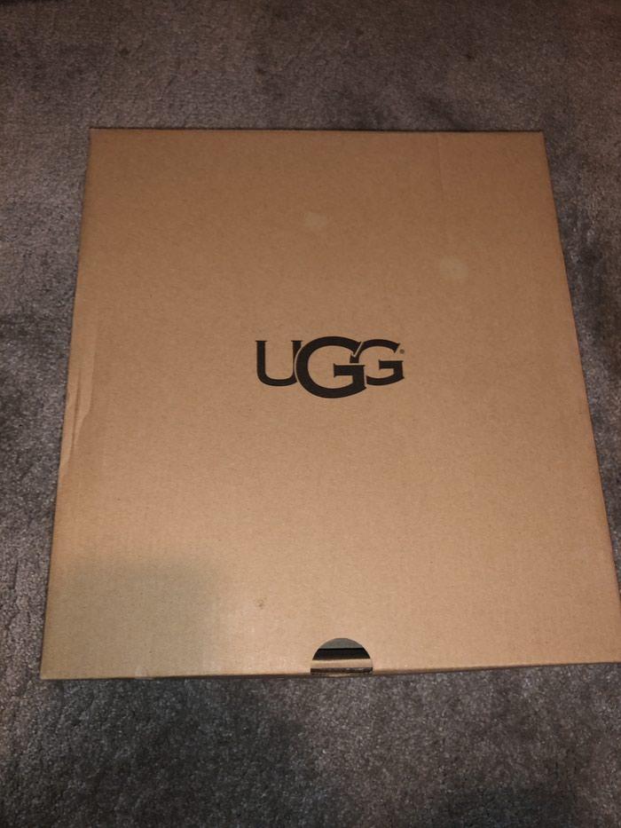 Ugg: Original ugg broj 40
Dolaze sa original kutijom na lalafo.rs Original ugg broj 40
Dolaze sa original kutijom - Beograd