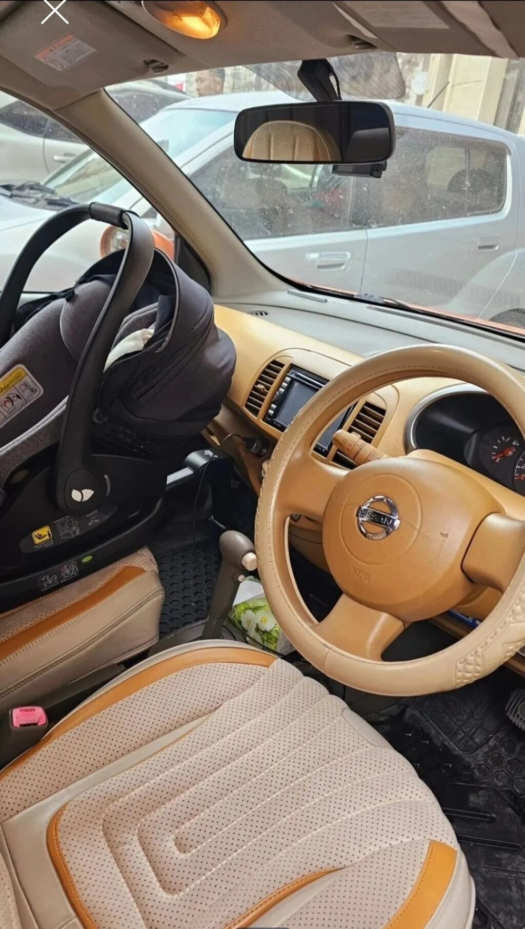 Nissan March: 2003 г., 1.4 л, Автомат, Бензин, Хэтчбэк — фото 2