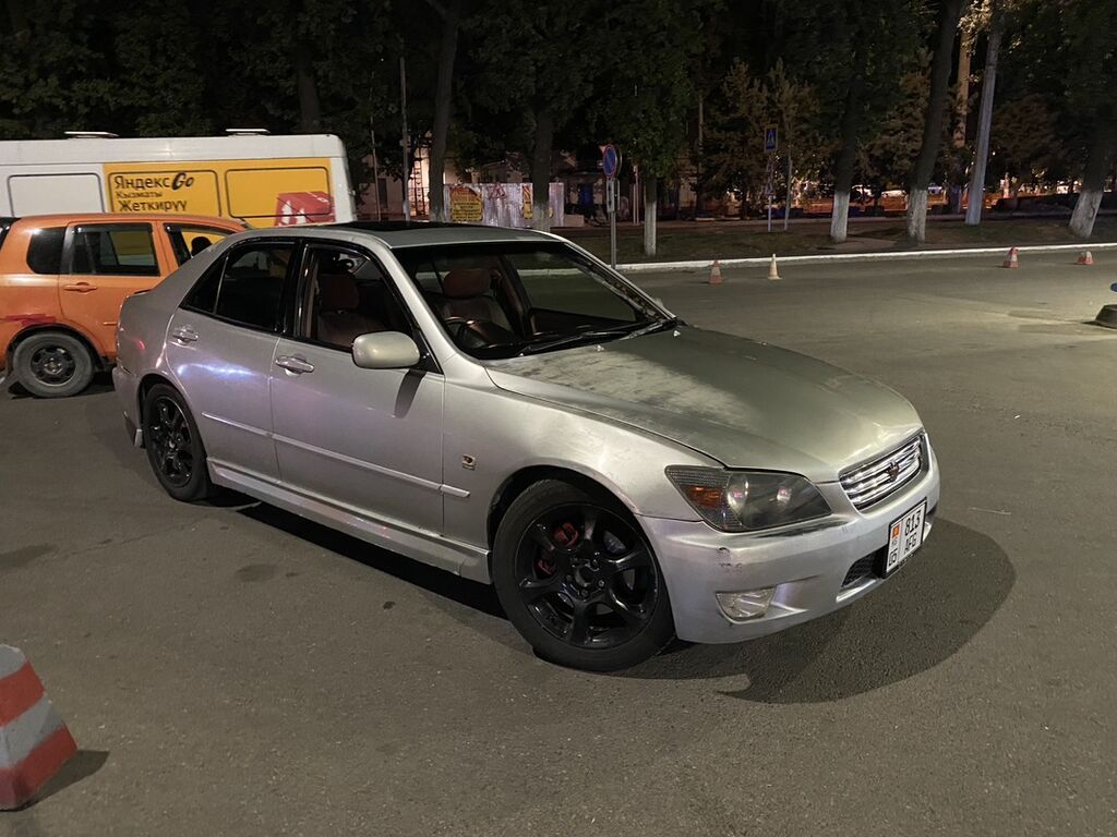 Lexus IS: 2003 г., 2 л, Автомат, Бензин, Седан: фото 5