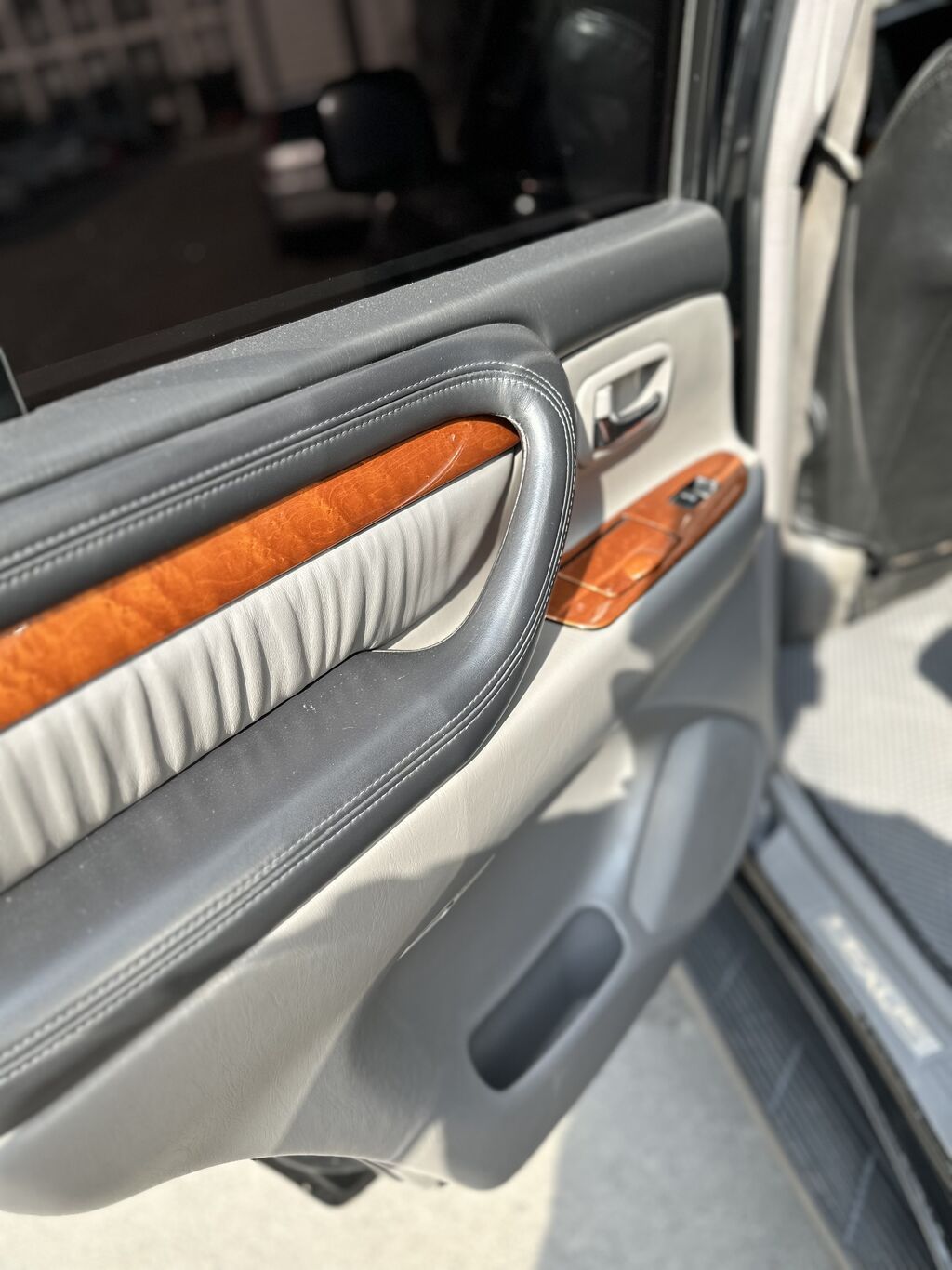 Lexus LX: 2005 г., 4.7 л, Автомат, Газ, Внедорожник: фото 6