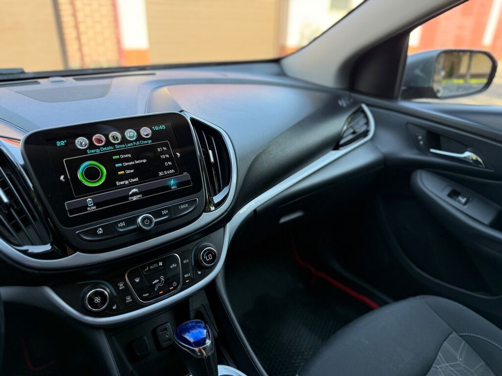 Chevrolet Volt: 2017 г., 1.5 л, Вариатор, Электромобиль, Седан: фото 8