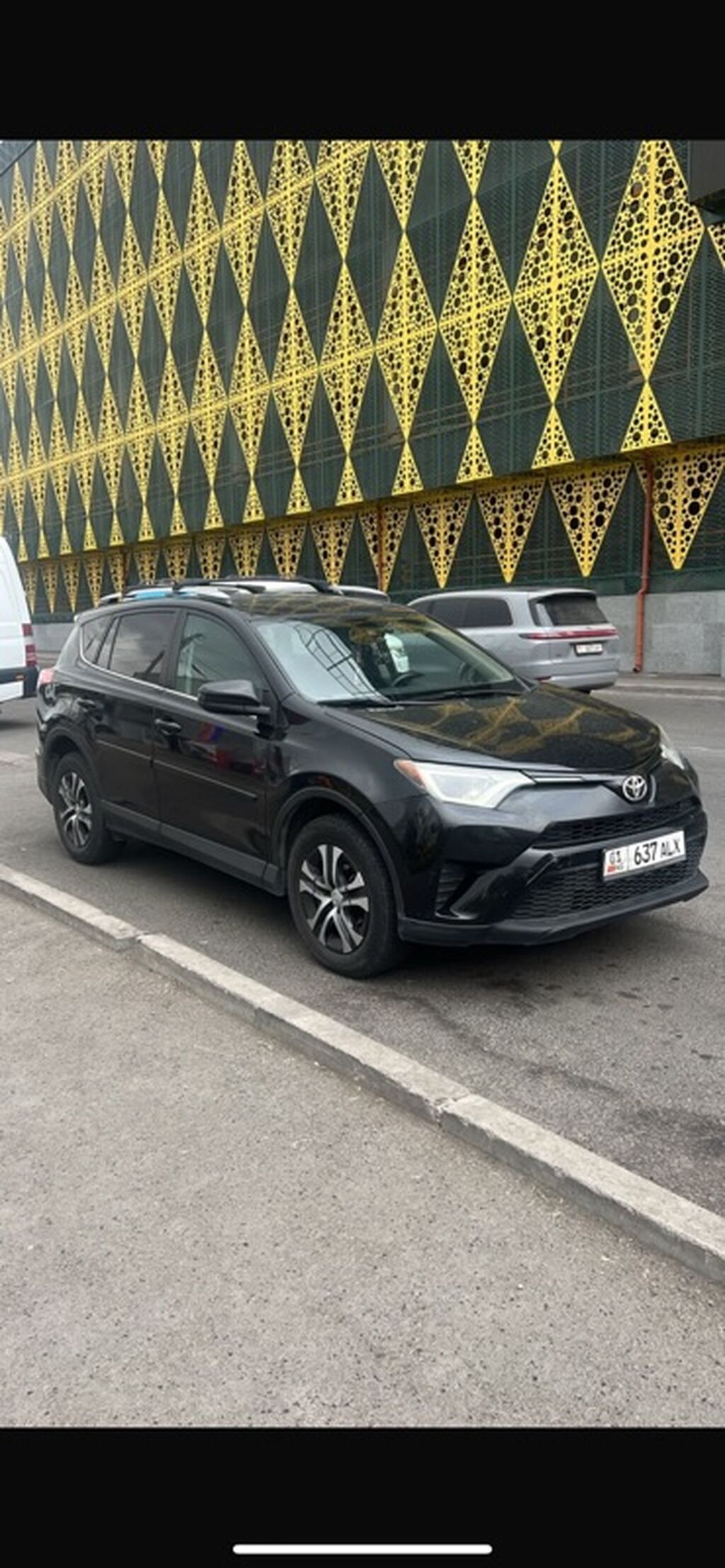 Toyota RAV4: 2018 г., 2.5 л, Автомат, Бензин, Кроссовер