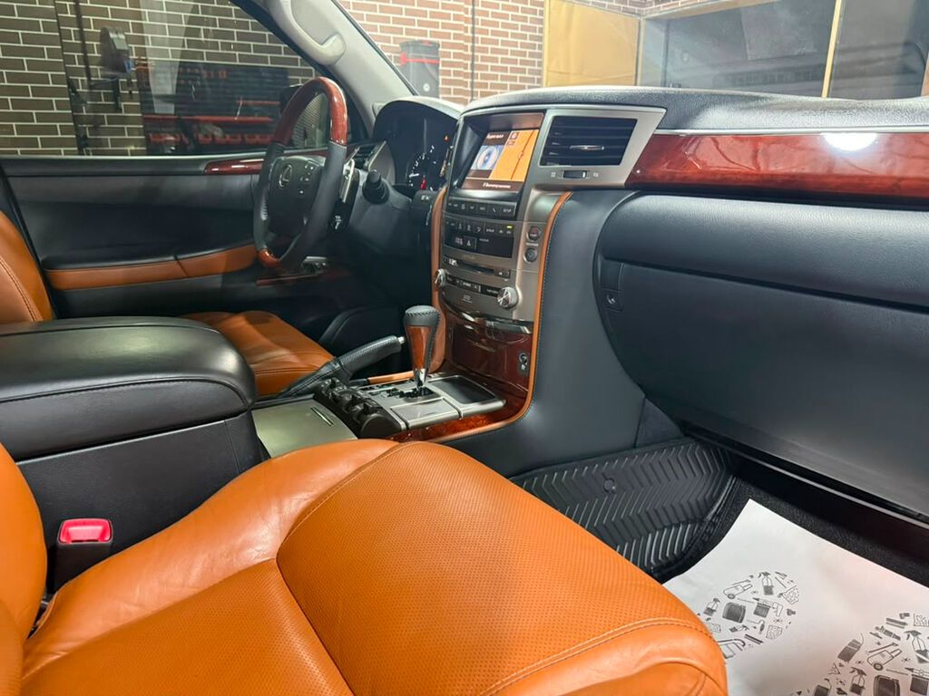 Lexus LX: 2013 г., 5.7 л, Автомат, Газ, Внедорожник: фото 7