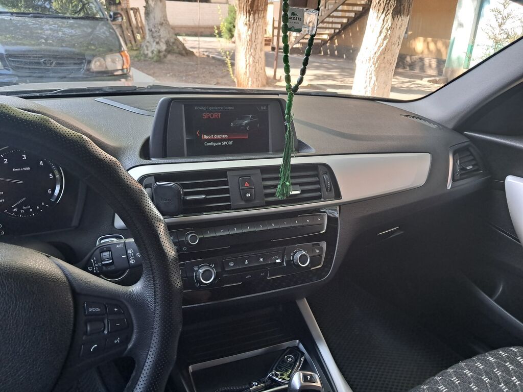 BMW 1 series: 2018 г., 2 л, Автомат, Дизель, Хэтчбэк: фото 8