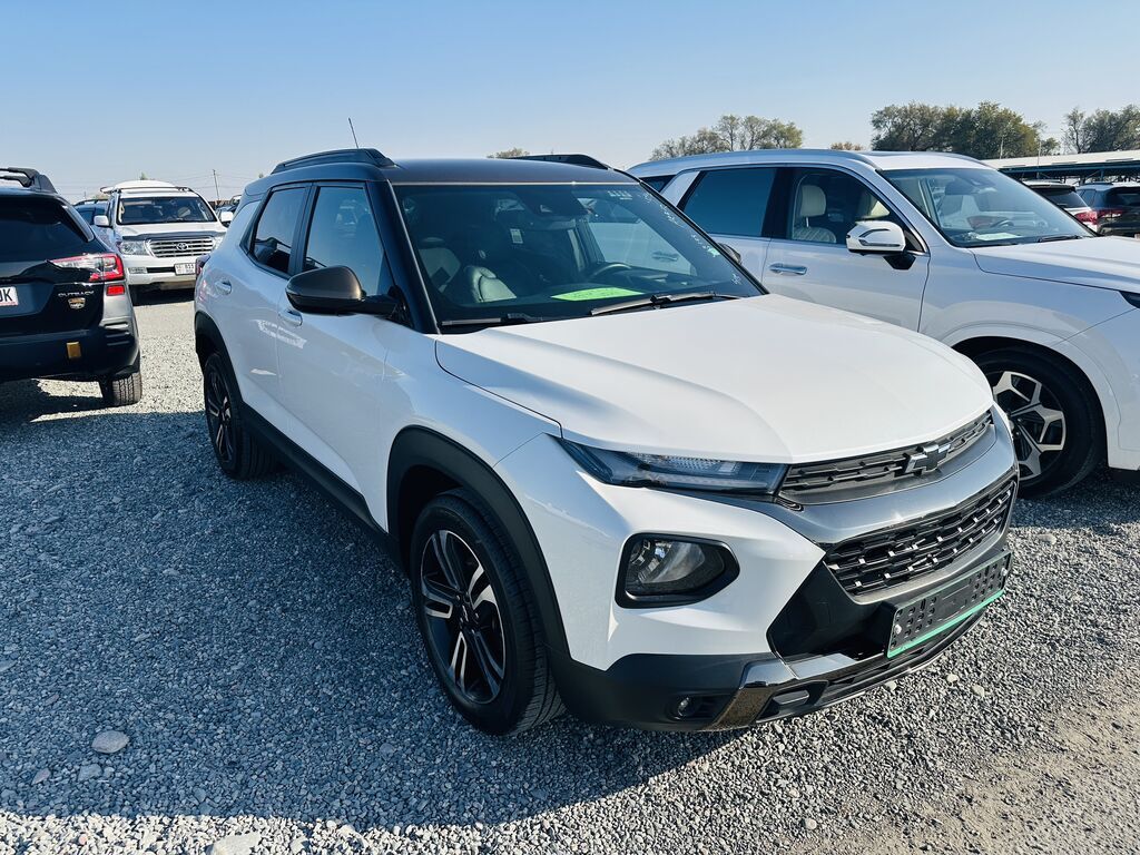 Chevrolet Trailblazer: 2021 г., 1.4 л, Автомат, Бензин, Кроссовер: фото 2