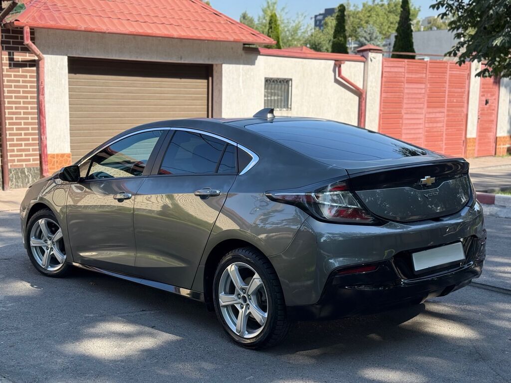 Chevrolet Volt: 2017 г., 1.5 л, Вариатор, Электромобиль, Седан: фото 5