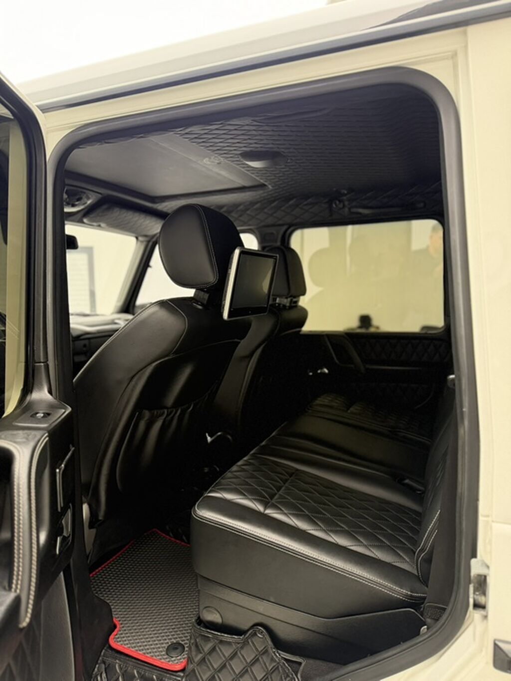 Mercedes-Benz G-Class: 2005 г., 5.5 л, Автомат, Бензин, Внедорожник — фото 4