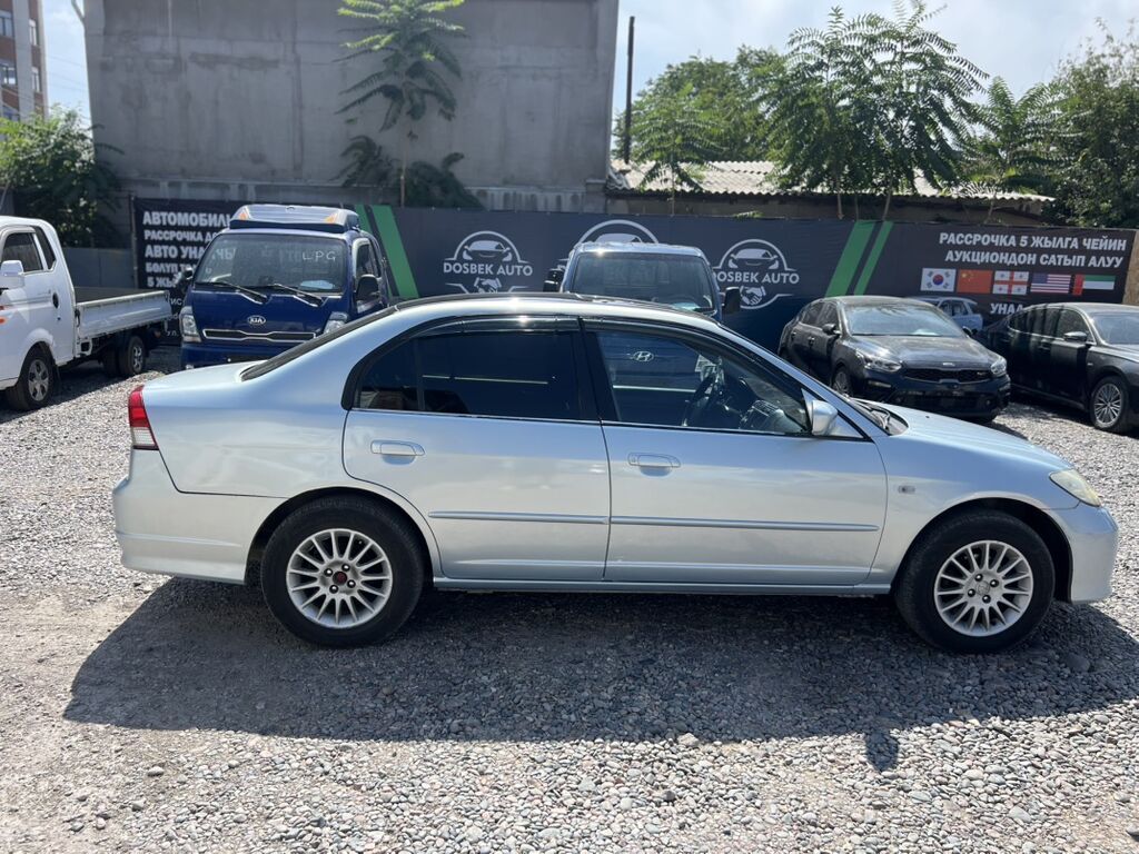 Honda Civic: 2004 г., 1.6 л, Механика, Бензин, Седан: фото 3