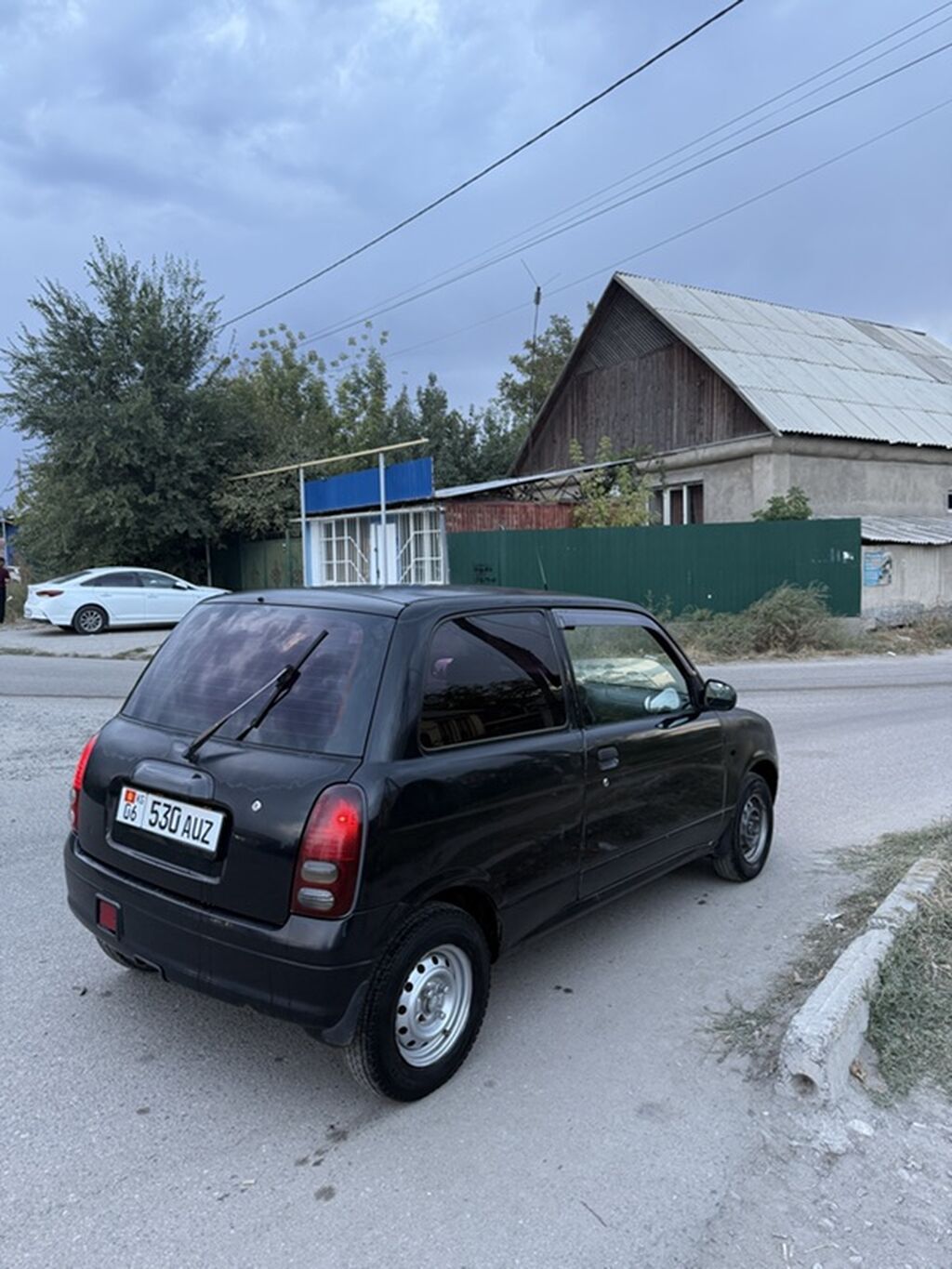 Daihatsu Cuore: 2001 г., 1 л, Механика, Бензин, Купе: фото 3