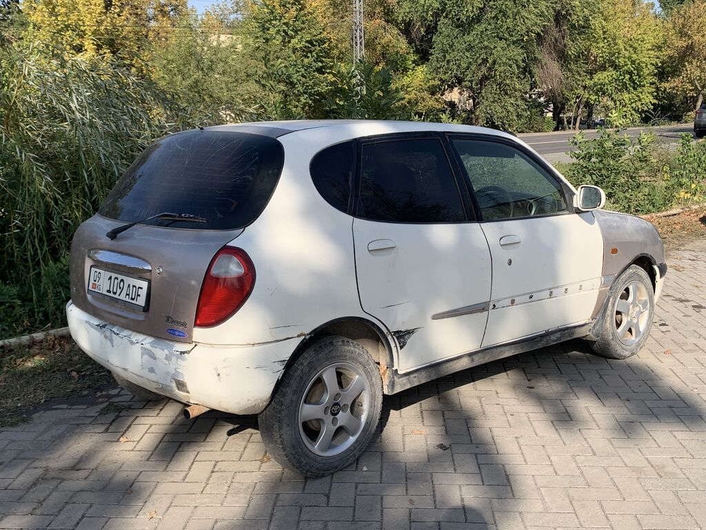 Toyota Duet: 1999 г., 1 л, Автомат, Бензин, Хэтчбэк: фото 4