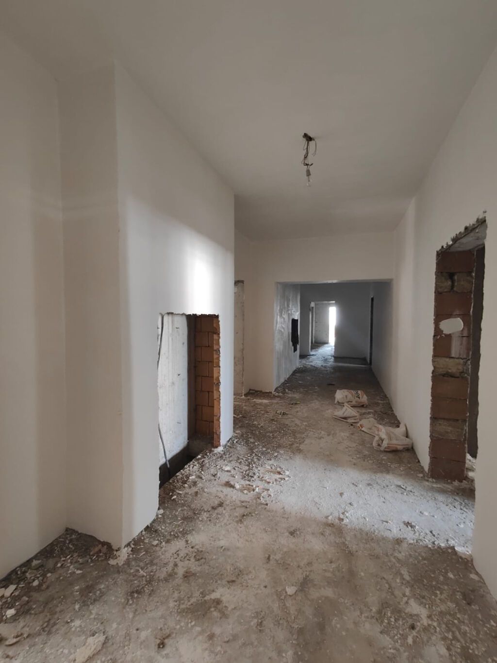 3 otaqlı, Yeni tikili, 144 kv. m