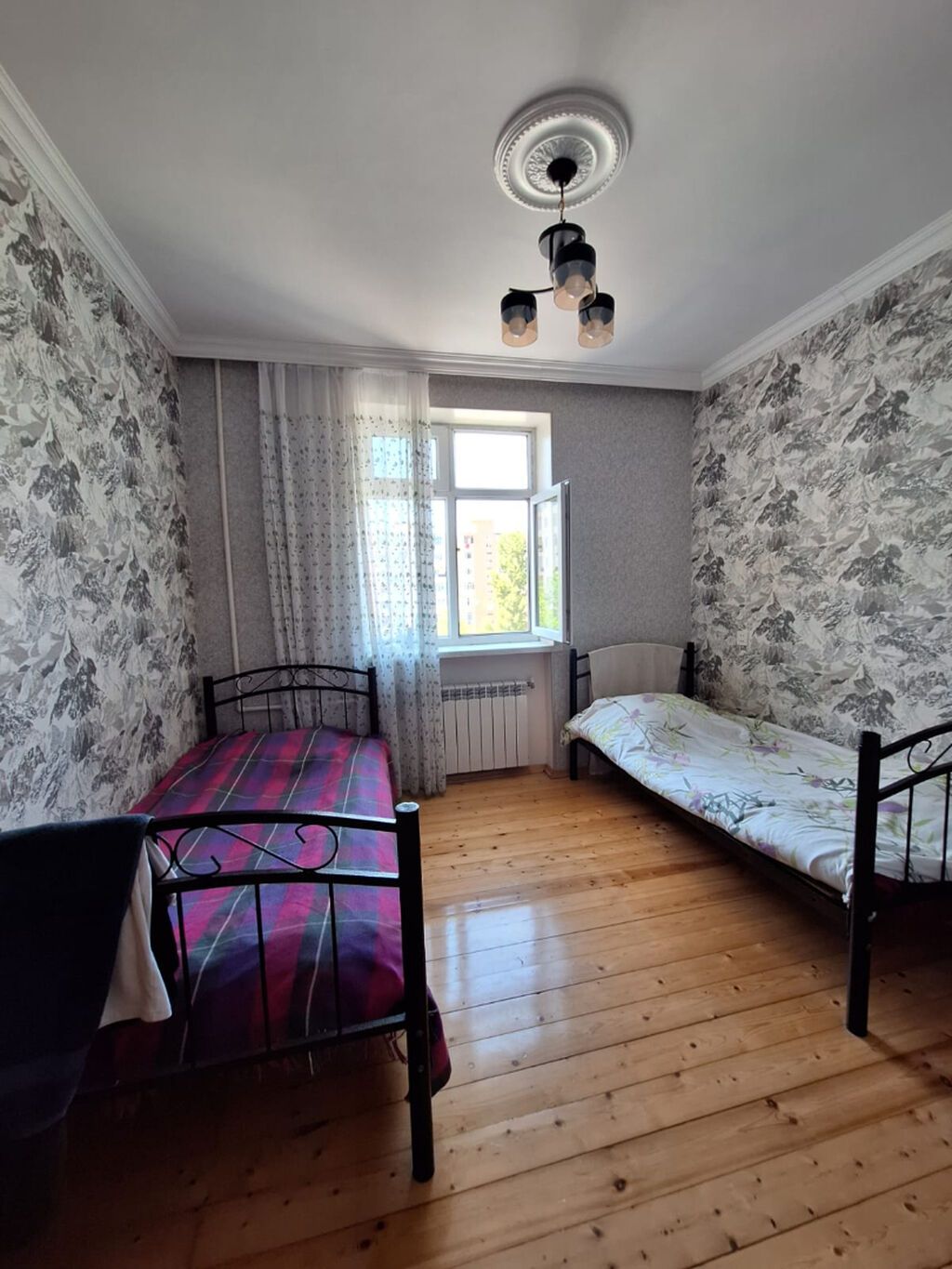 Bakı, Bakıxanov qəs., 4 otaqlı, Köhnə tikili, m. Neftçilər, 72 kv. m