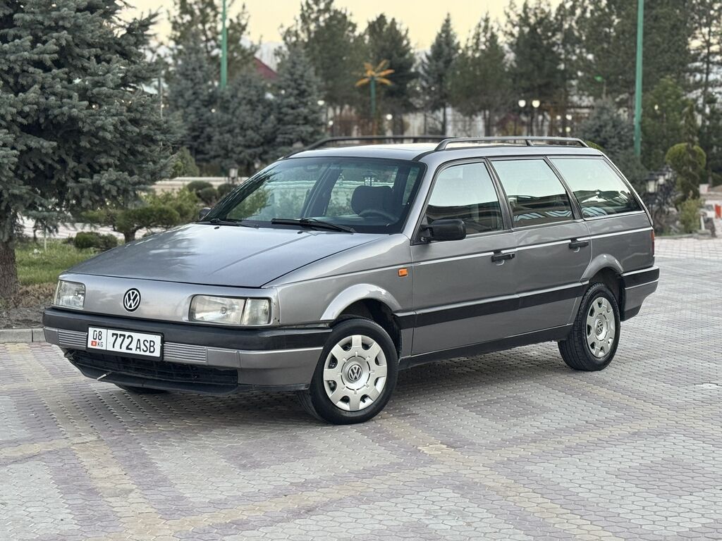 Volkswagen Passat: 1993 г., 1.8 л, Механика, Бензин, Универсал: фото 2