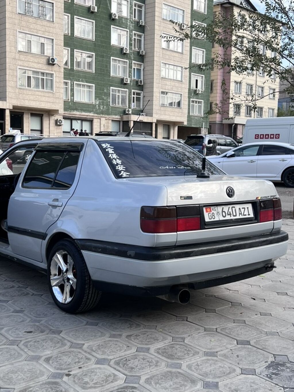 Volkswagen Vento: 1993 г., 1.8 л, Механика, Бензин, Седан: фото 5