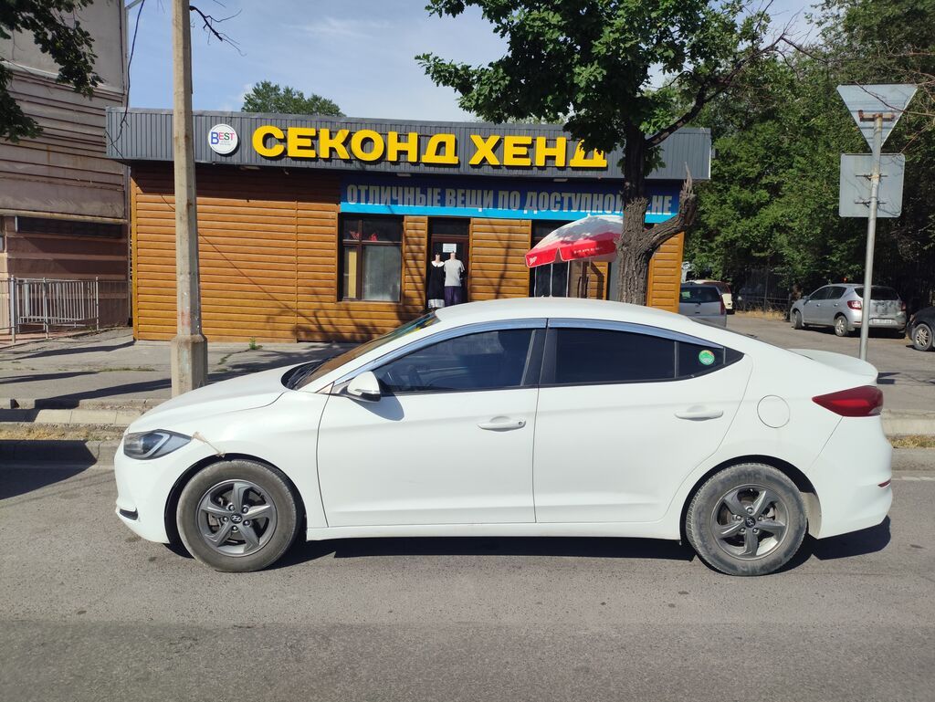 Hyundai Avante: 2016 г., 1.6 л, Автомат, Дизель, Седан: фото 4